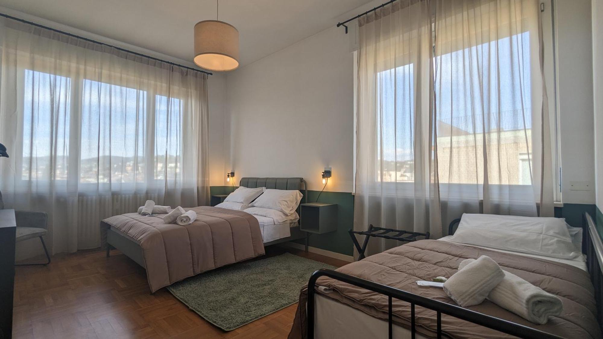Big House-Private Parking-12" Walk From The Arena Apartment Verona Bagian luar foto