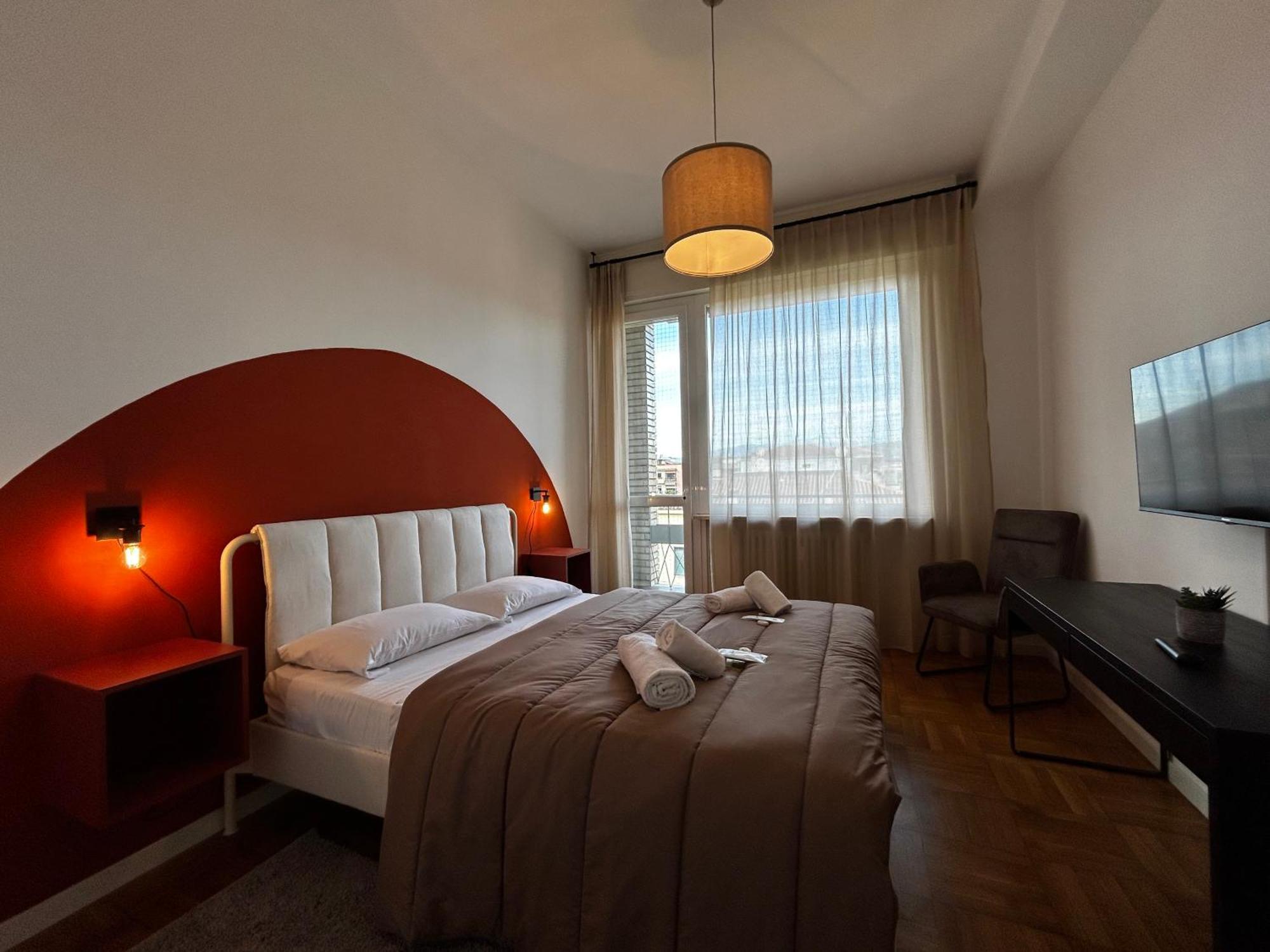 Big House-Private Parking-12" Walk From The Arena Apartment Verona Bagian luar foto