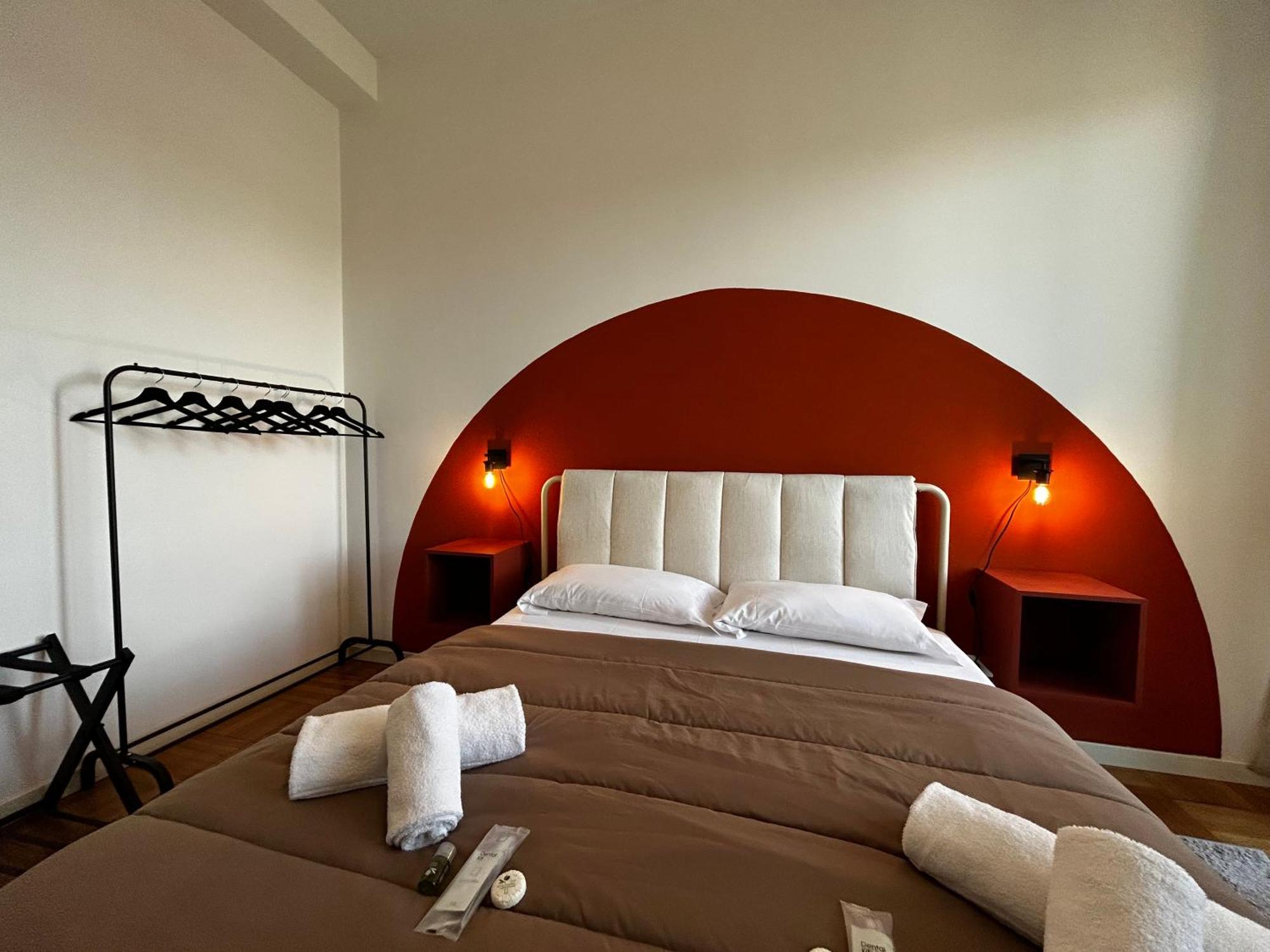 Big House-Private Parking-12" Walk From The Arena Apartment Verona Bagian luar foto