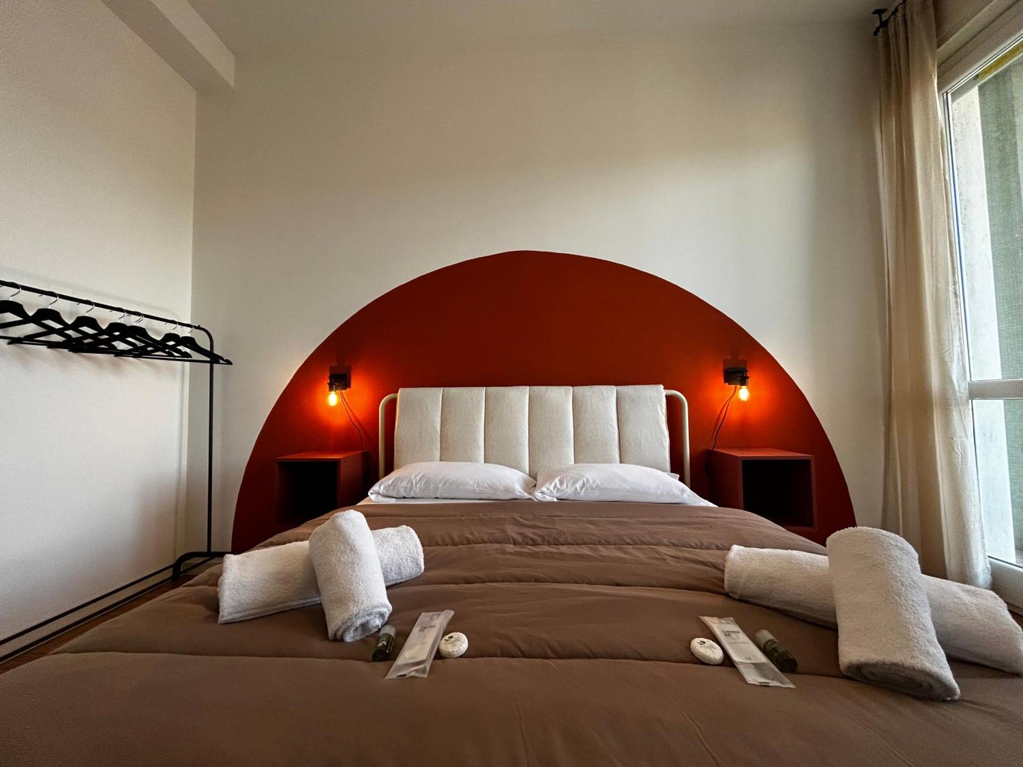 Big House-Private Parking-12" Walk From The Arena Apartment Verona Bagian luar foto
